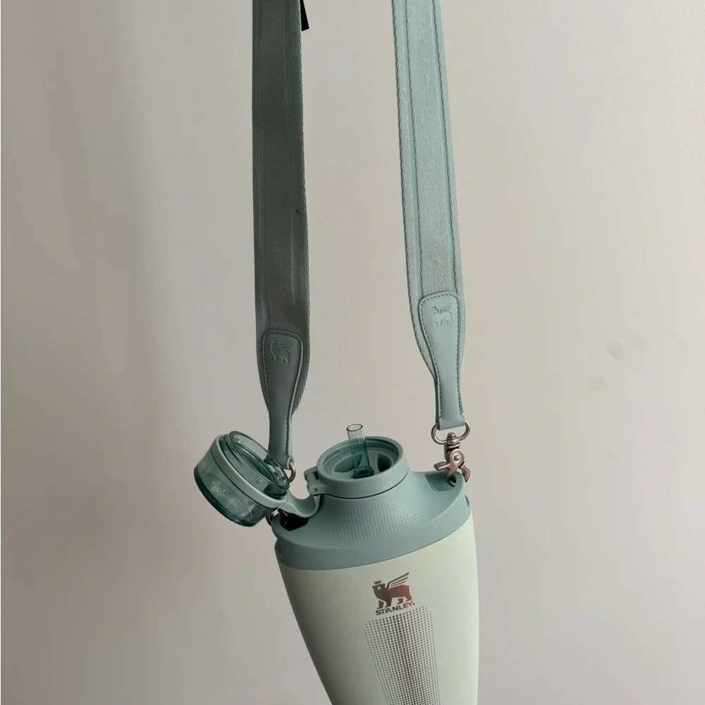 BRAND NEW Stanley Cross Bottle - Light Blue - Picture 6 of 7